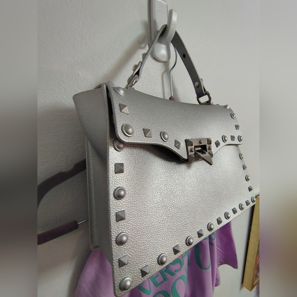 Elegant Studded Bagguette Handbag - Picture 6 of 9